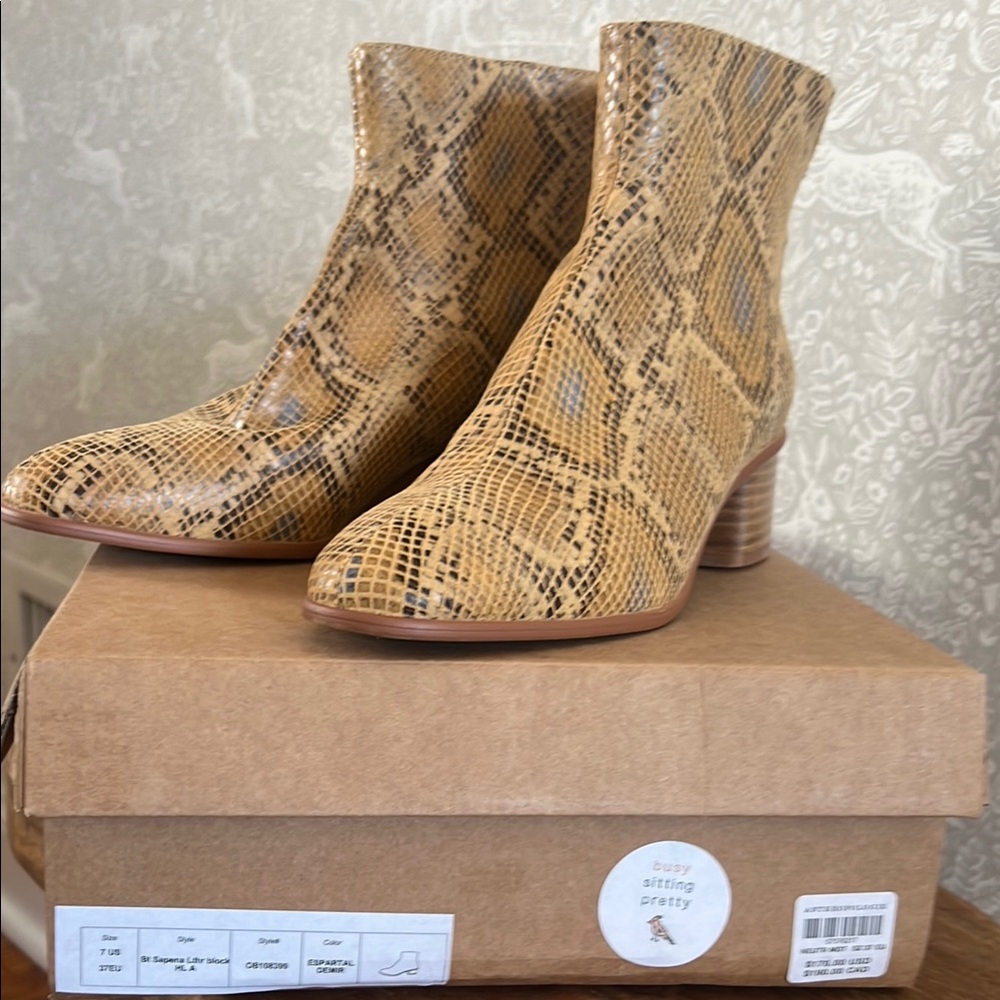 Anthropologie Emmeline Ankle Boots 7 Snake Print